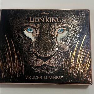 DISNEY THE LION KING SIR JOHN x LUMINESS CAN’T WAIT TO BE QUEEN PALETTE.